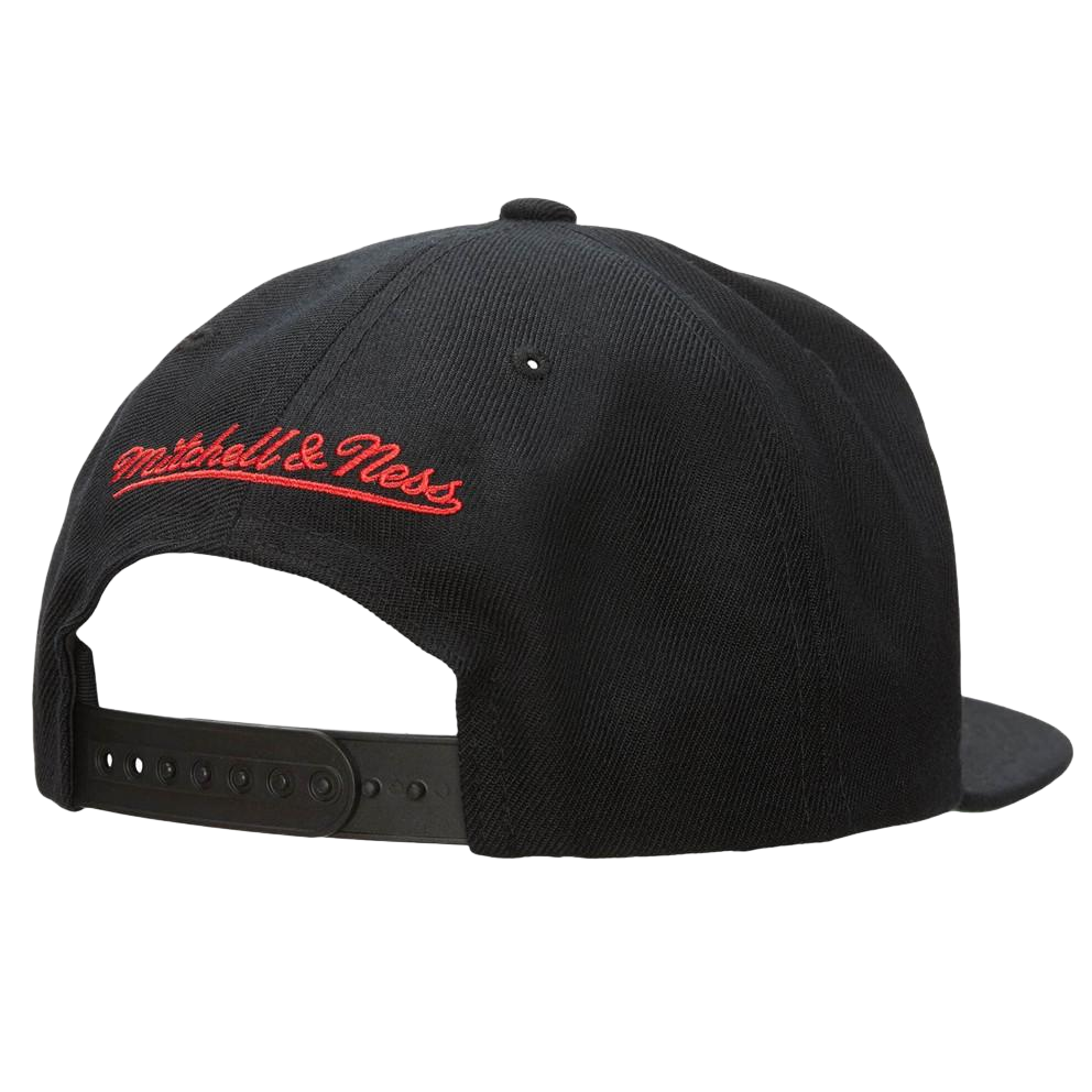 Chicago Bulls 91/92 Back To Back Champs Adjustable Cap