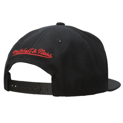 Chicago Bulls 91/92 Back To Back Champs Adjustable Cap